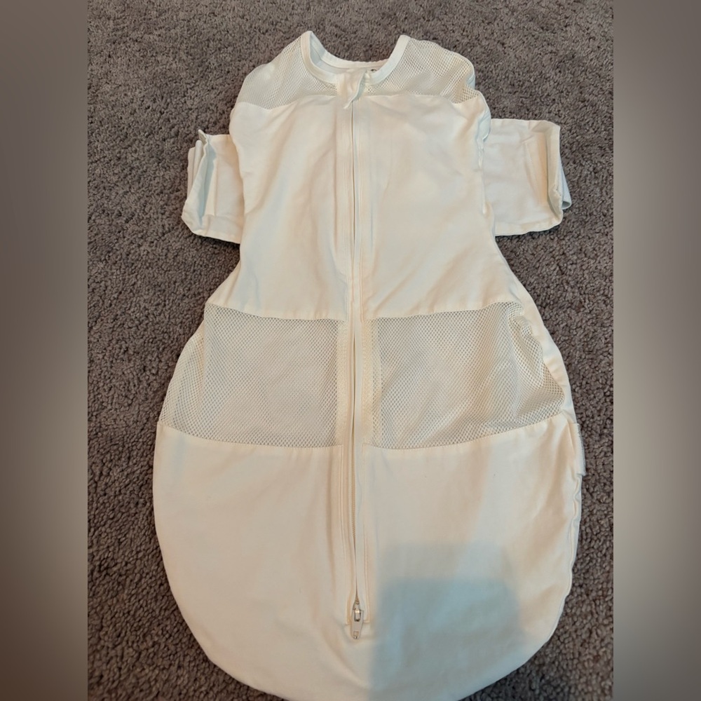 SNOO Bundle with Sleep Sacks and Sheets - Picture 6 of 6